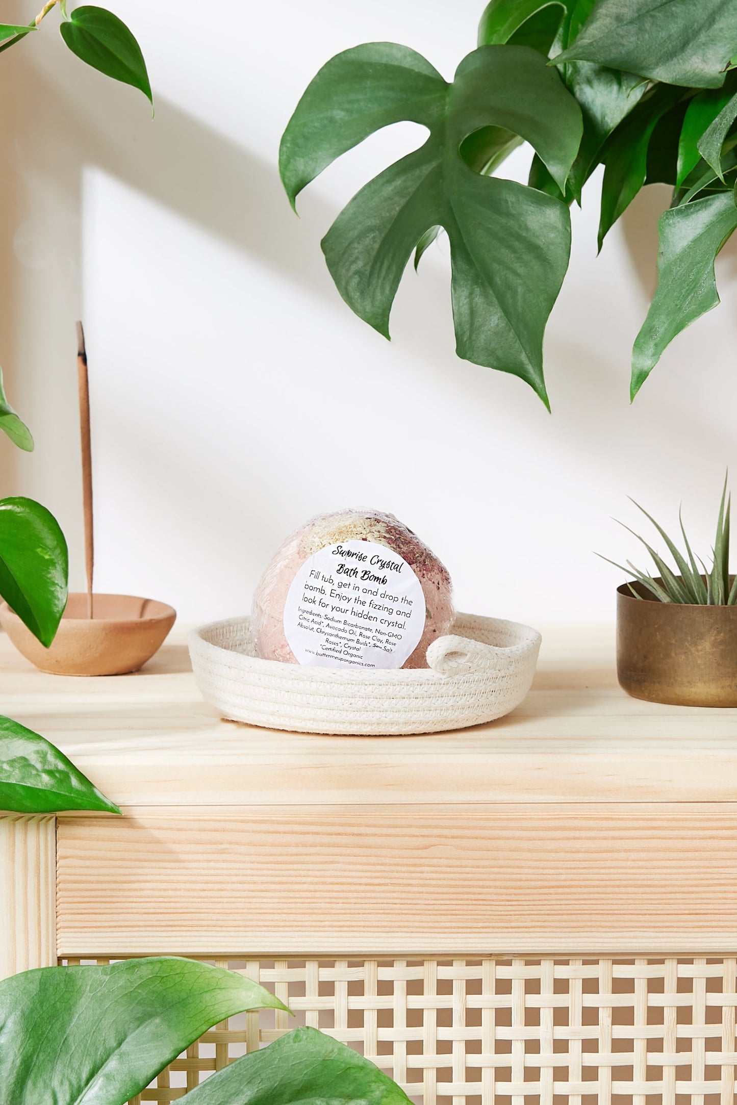 Organic Bath Bomb with Crystal Inside / Crystal Bath Bomb / Organic - Leisure Life USA