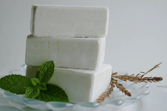 Peppermint + Eucalyptus Hair Thickening Shampoo Bar Maroon Oliver