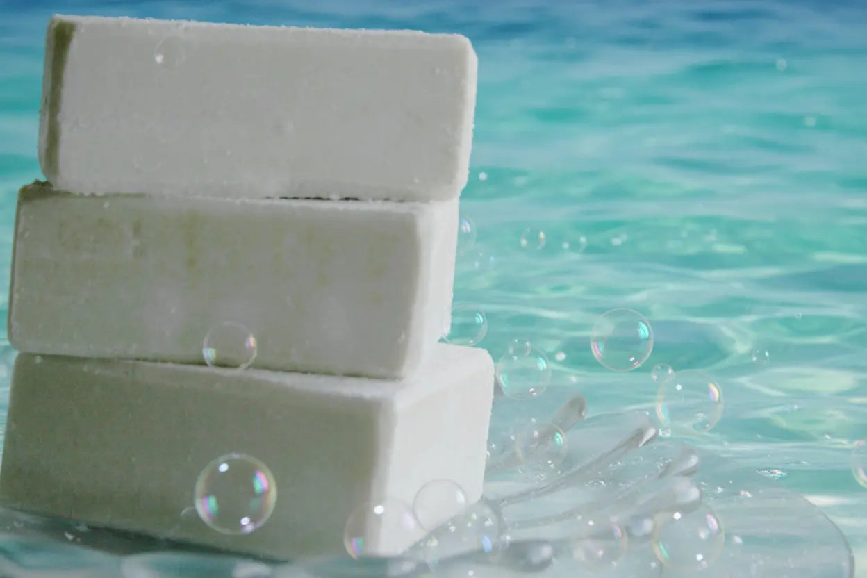 Peppermint + Eucalyptus Hair Thickening Shampoo Bar Maroon Oliver